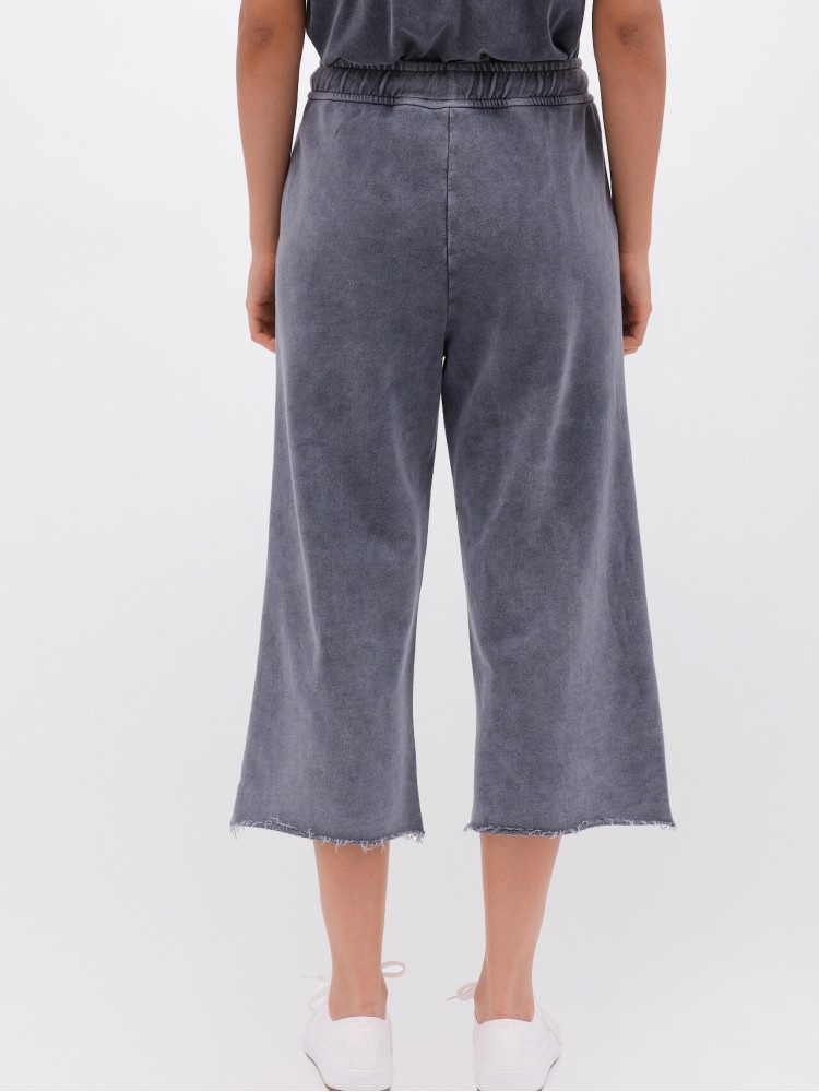 Dirty Laundry vintage grey cropped sweatpants
