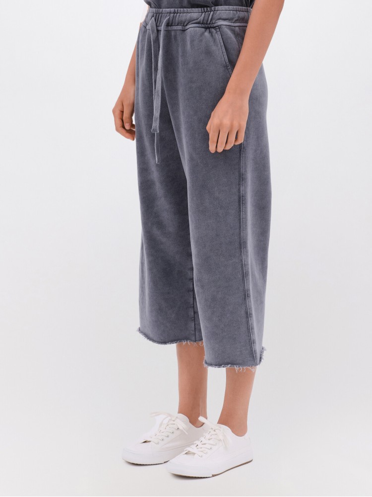 Dirty Laundry vintage grey cropped sweatpants