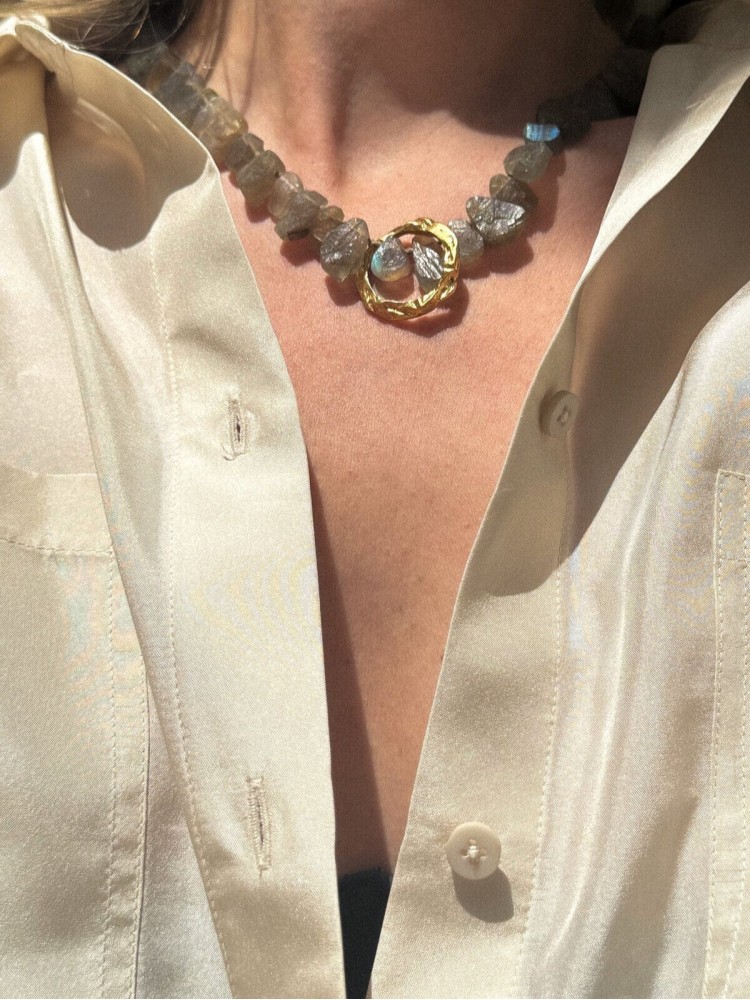 Hermina irida pebble necklace