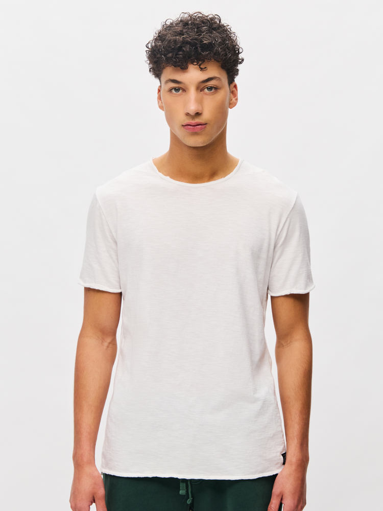 Dirty Laundry λευκό t-shirt με λαιμόκοψη και λεπτομέρειες
