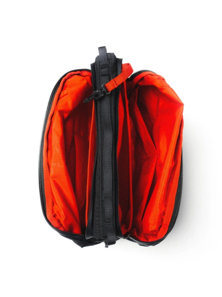 Topologie Bottle Sacoche Large Black Tech Sateen τσάντα