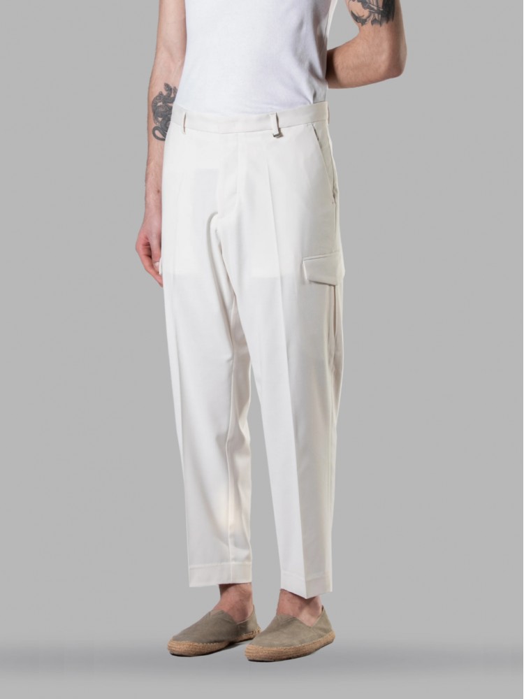 I'm brian cream pants in regular fit with flap pockets